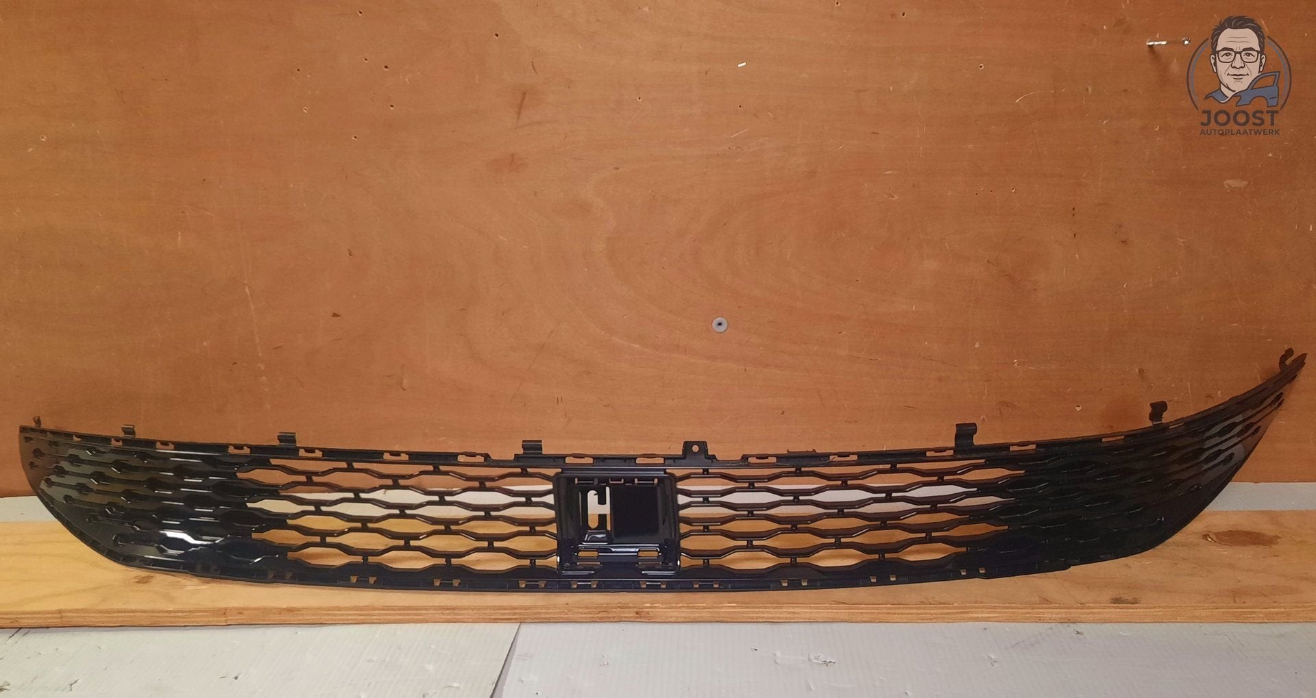 Grille bumpergrille VW T7 Multivan v.a 2021 7T0853663A, Gebruikt, Herkomst onderdeel bekend, Ophalen of Verzenden, -Volkswagen AG