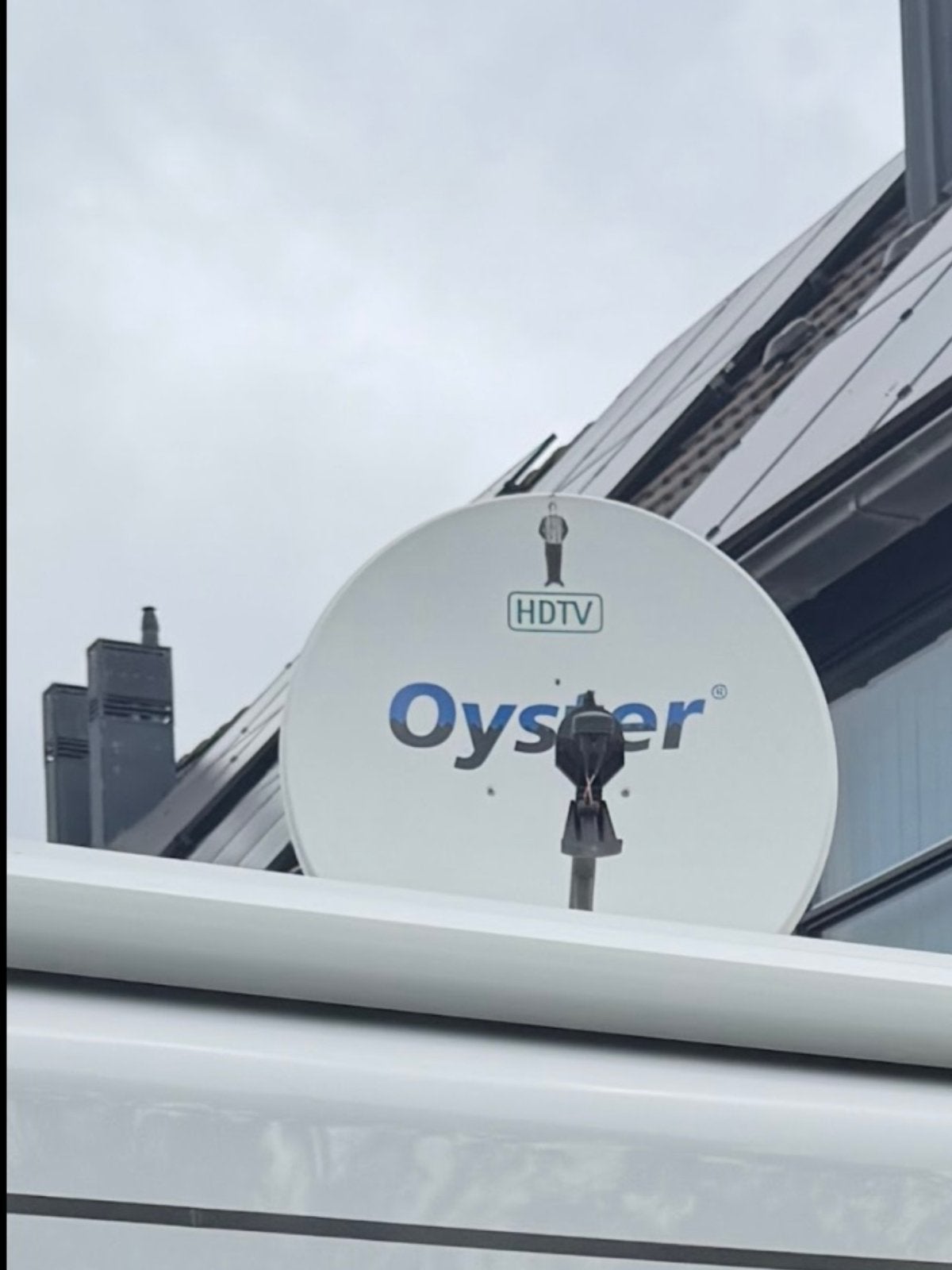Oyster schotelantenne 85cm., Ophalen, Gebruikt