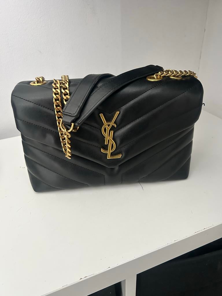 YSL Loulou Puffer Zwarte Leren Schoudertas Goud Hardware, Ophalen of Verzenden, Zo goed als nieuw, Zwart, Schoudertasje