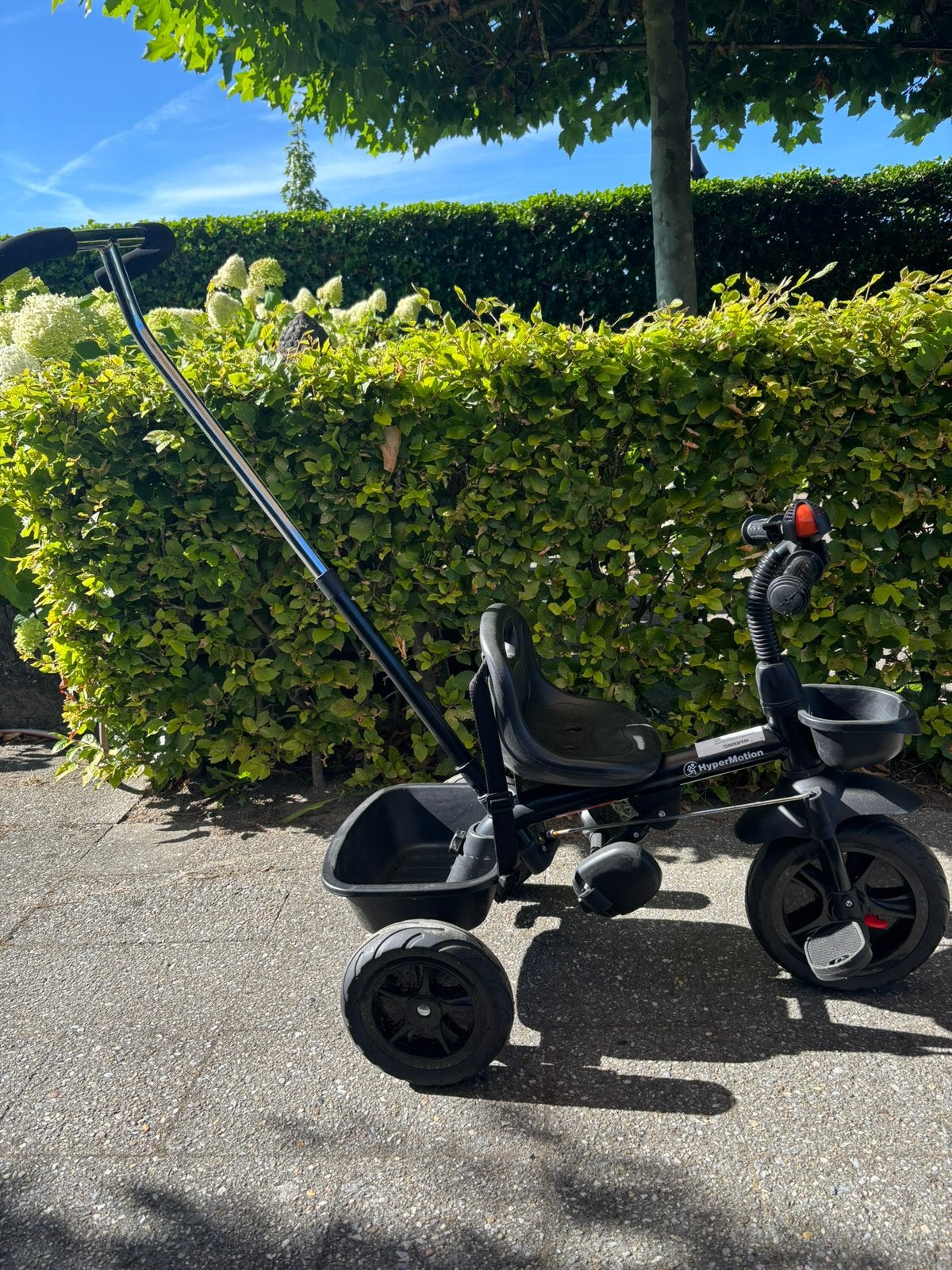 Zeer nette HyperMotion kinderdriewieler met duwstang – zwart, Fietsen en Brommers, Fietsen | Driewielfietsen, Ophalen, Zo goed als nieuw