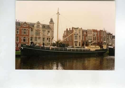 scheepvaart-foto-herma-coaster/binnenvaart, Ophalen of Verzenden, Zo goed als nieuw, Motorboot, Boek of Tijdschrift