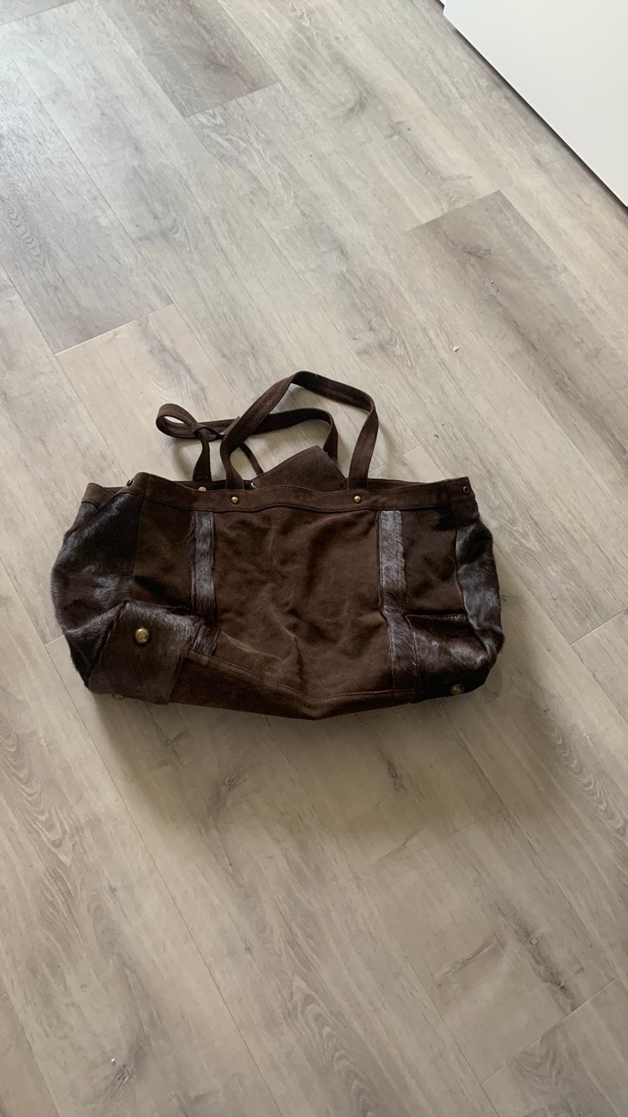 Grote echt suede reistas merk is Stefanel, Sieraden, Tassen en Uiterlijk, Tassen | Reistassen en Weekendtassen, Ophalen, Zo goed als nieuw