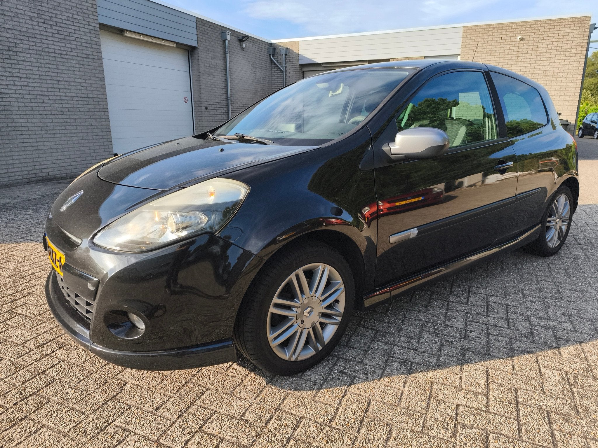 Renault Clio 1.6 16V 128 GT (bj 2009), Voorwielaandrijving, Gebruikt, Automatische klimaatregeling, 4 cilinders