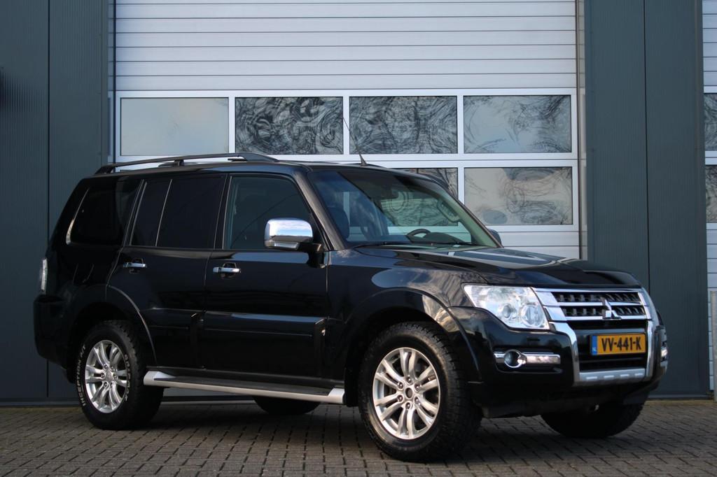 Mitsubishi MITSUBISHI PAJERO 3.2 DI-D 190pk 4WD Grijskenteke, Auto's, Bestelauto's, Automaat, Gebruikt, Euro 6, Zwart