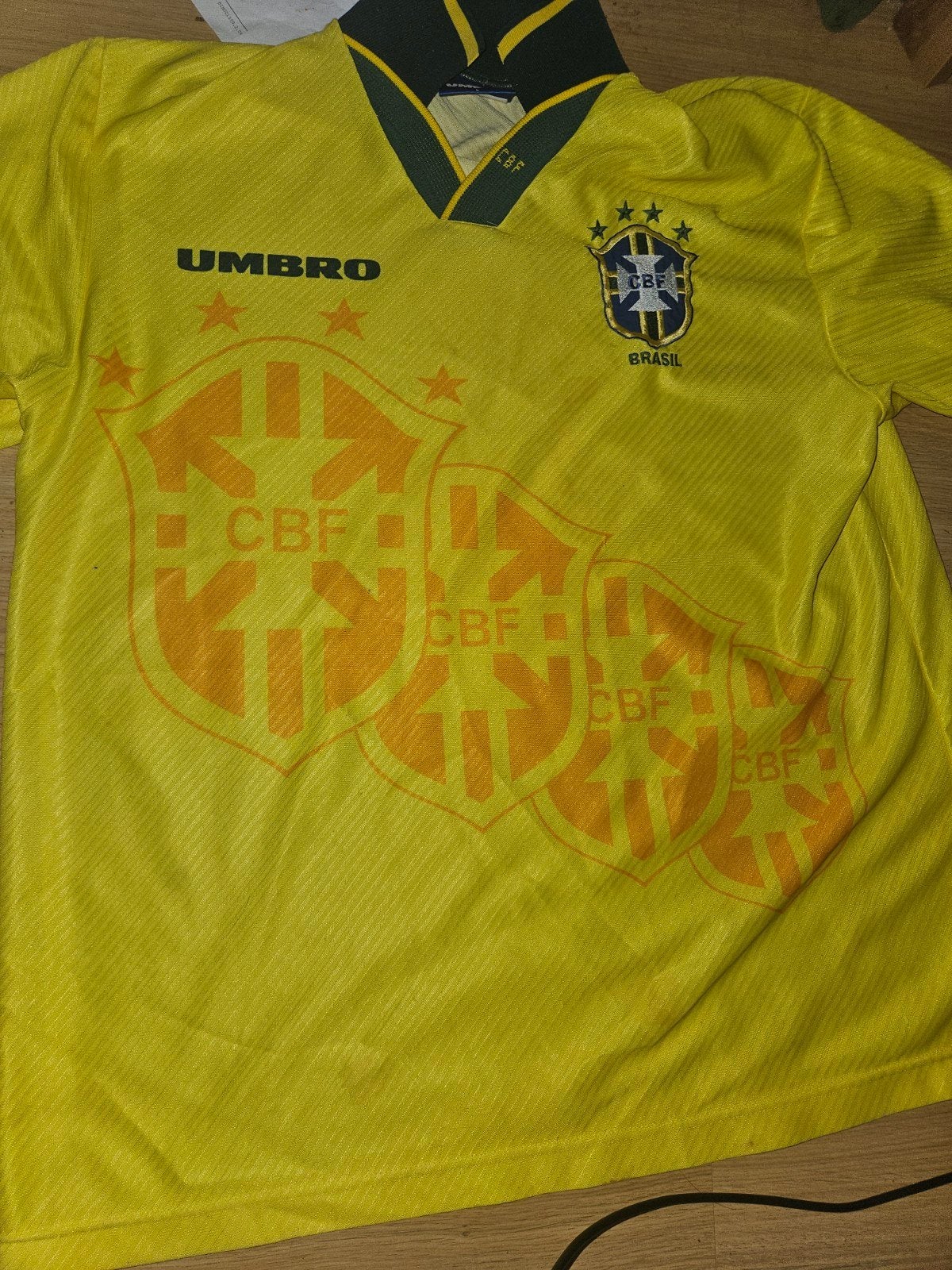Vintage Umbro Brazilië Voetbalshirt Geel Maat M, Maat 48/50 (M), Geel, Ophalen of Verzenden, Zo goed als nieuw