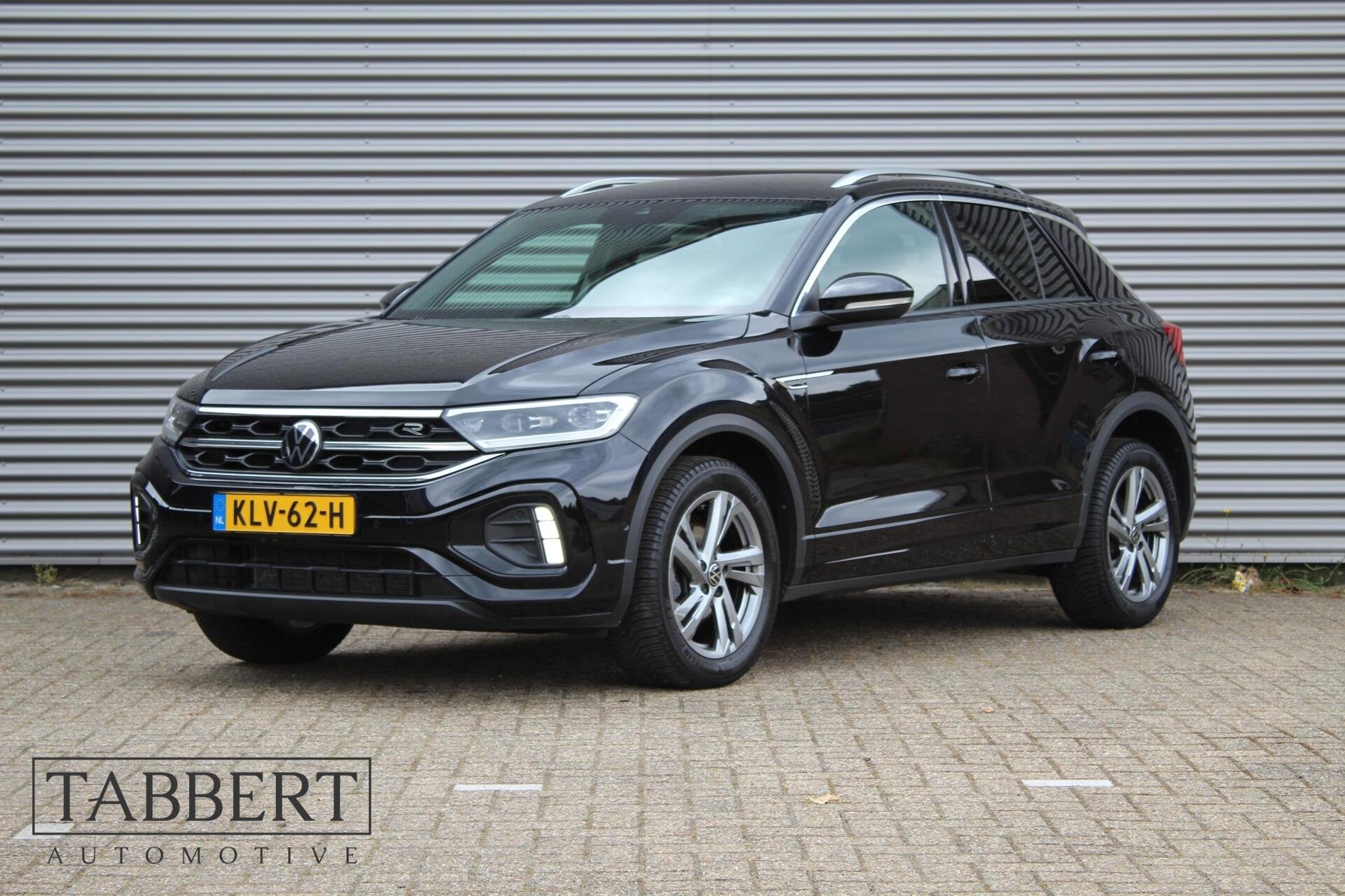 Volkswagen T-Roc 1.0 TSI R-Line ACC Camera IQ Light BTW, Voorwielaandrijving, Gebruikt, Alcantara, Zwart