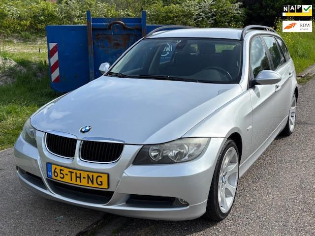 BMW 3-serie Touring 318i High Executive ECC Audio/CD Electri, 13 km/l, 4 cilinders, 129 pk, Parkeersensor