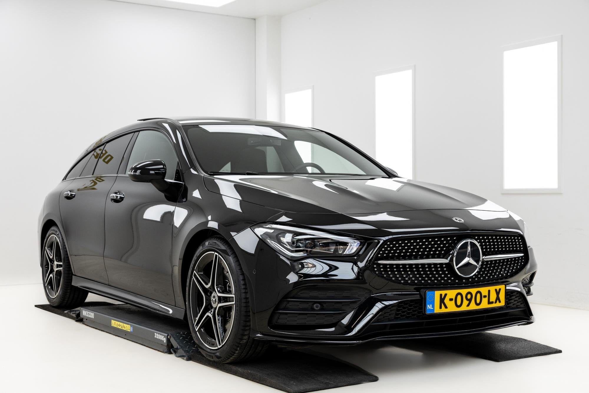 Mercedes-Benz CLA-klasse Shooting Brake 220 Premium Plus AMG, CLA, Gebruikt, Leder en Stof, Origineel Nederlands