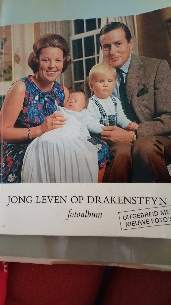 Jong leven op Drakensteyn, Boeken, Ophalen of Verzenden, Zo goed als nieuw, Phé Wijnbeek en Hans van Holten