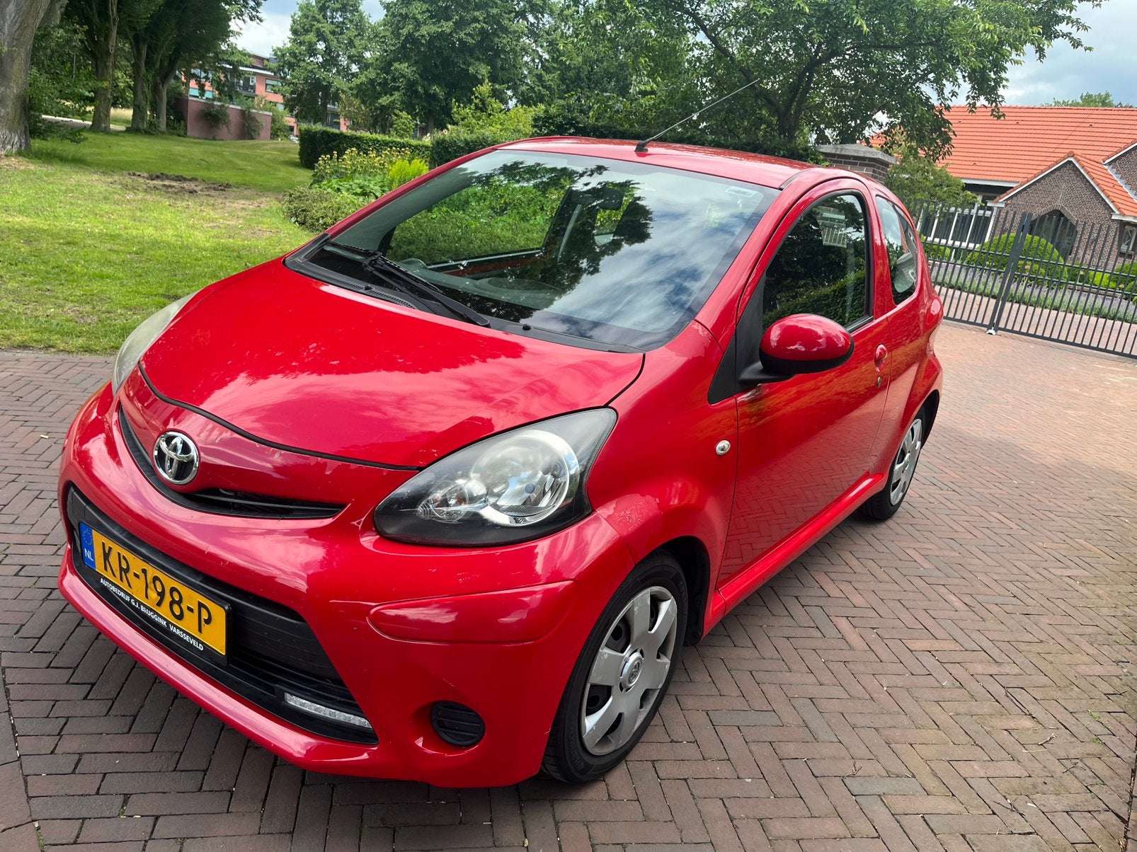 Toyota Aygo 1.0 12V Vvt-i 3DRS MMT 2012 Rood, Auto's, Toyota, Particulier, Aygo, ABS, Airbags, Airconditioning, Electronic Stability Program (ESP)
