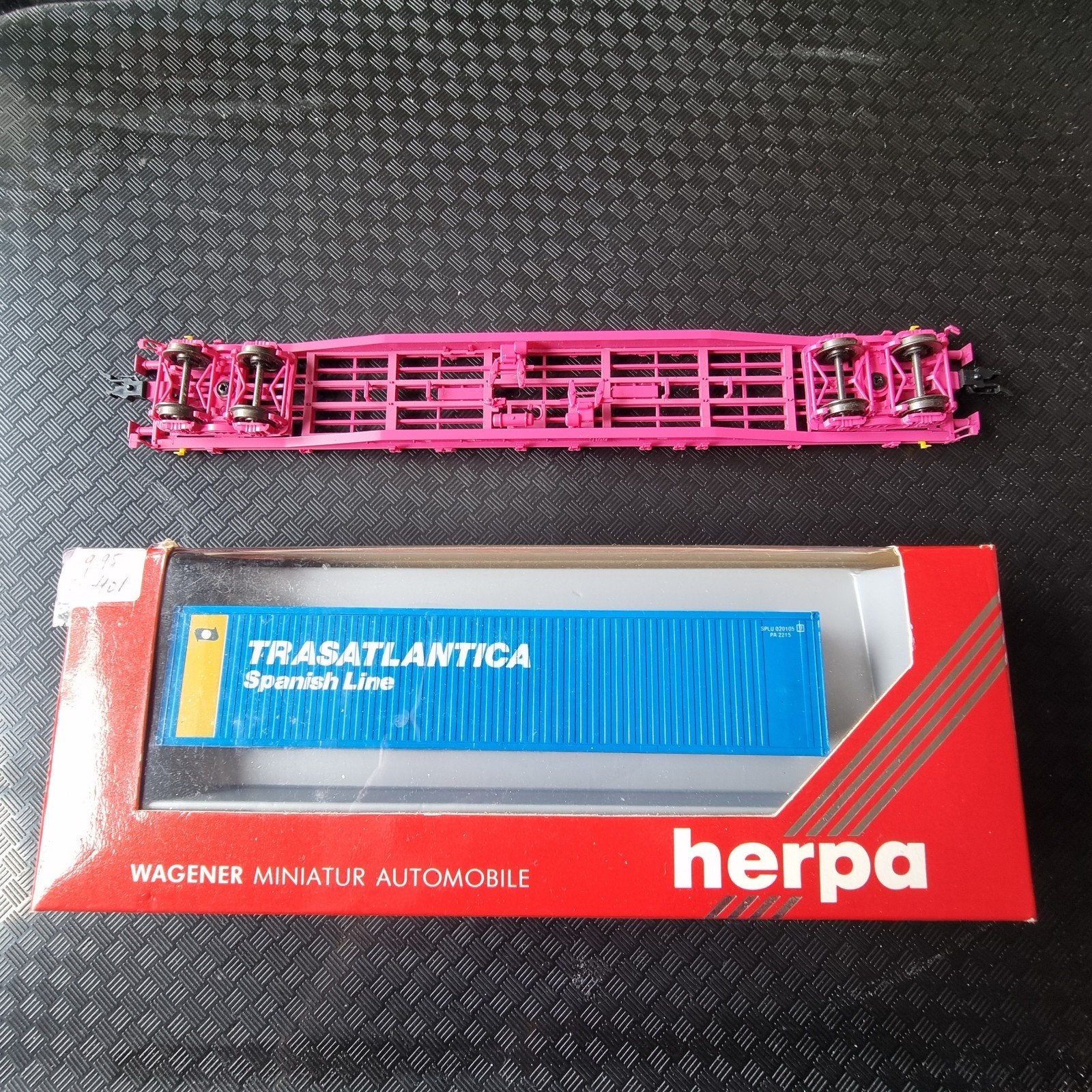 CONTAINER WAGON CNC ROZE -H0-, Hobby en Vrije tijd, Modeltreinen | H0, Wagon, Gelijkstroom, Ophalen of Verzenden