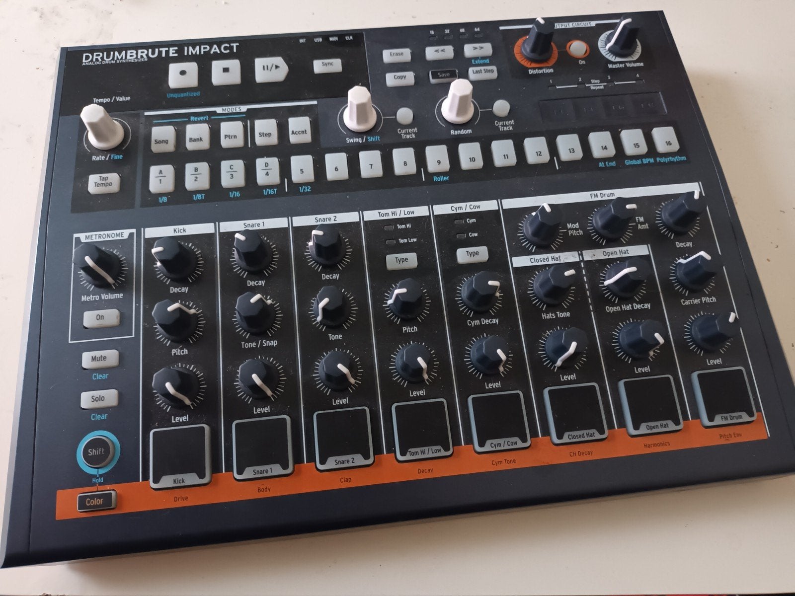 Arturia DrumBrute Impact Drummachine, Ophalen of Verzenden, Zo goed als nieuw, Overige merken