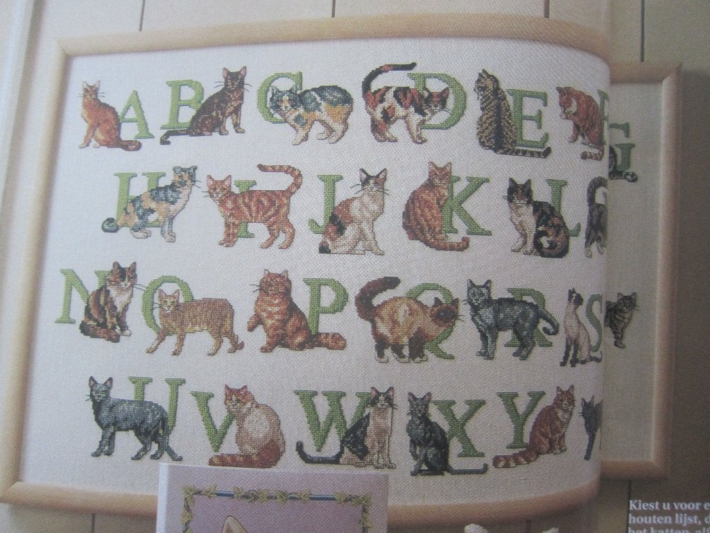 borduurpatroonen WILDE DIEREN POEZEN ALFABET KIPPEN VISSEN, Ophalen of Verzenden, Zo goed als nieuw, Handborduren, Patroon