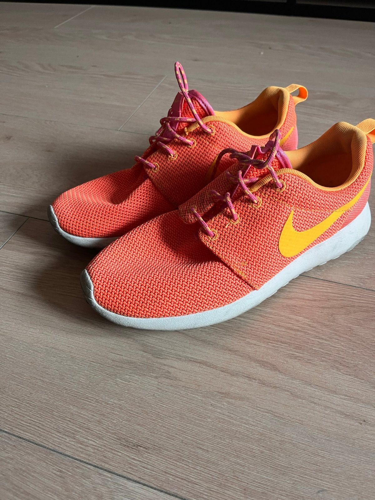 Nike Roshe One sneakers - Oranje/Roze (zonder zooltjes), Ophalen of Verzenden, Gedragen, Oranje, Sneakers of Gympen