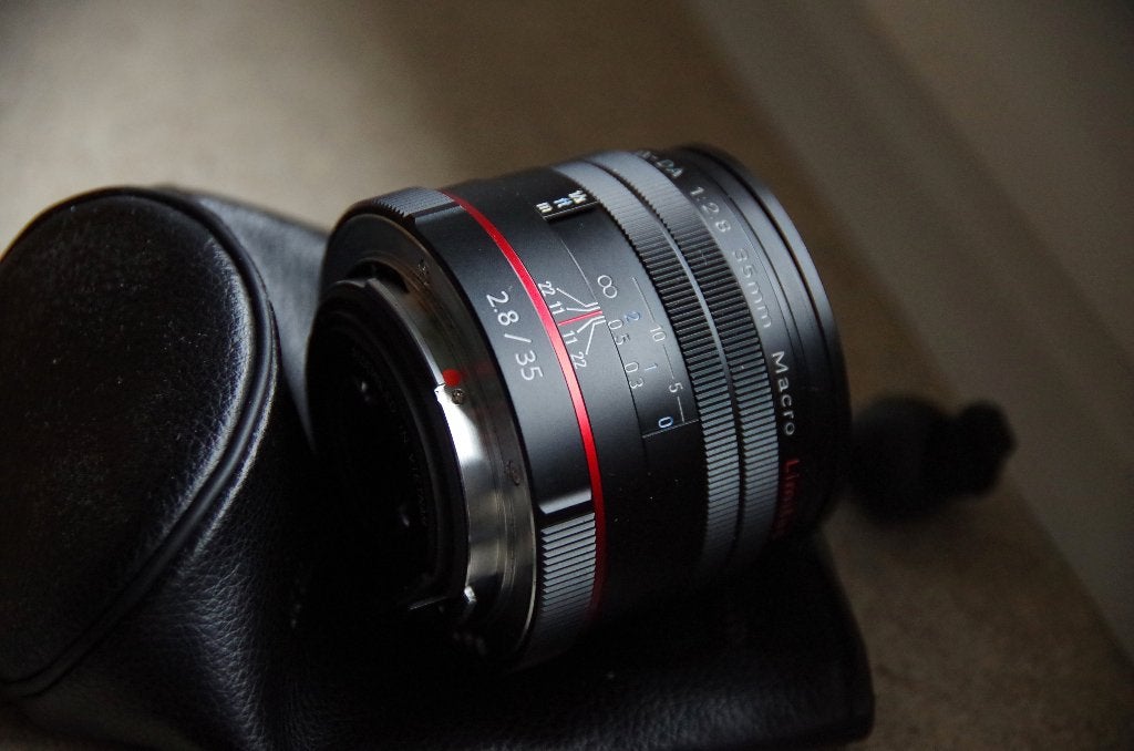 HD Pentax-DA 35mm F2.8 Macro Limited gereserveerd, Ophalen of Verzenden, Zo goed als nieuw, Macrolens