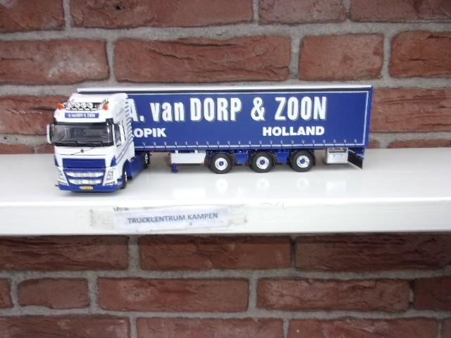 WSI  Volvo  FH4  Globetrotter  van  A. van  Dorp., Ophalen of Verzenden, Nieuw, Bus of Vrachtwagen, Wsi