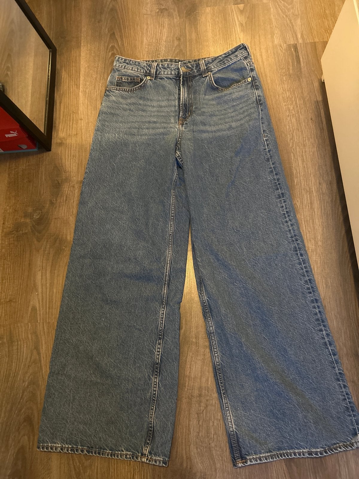 H&M Divided Wide Leg Jeans - Zo goed als nieuw, Ophalen of Verzenden, Zo goed als nieuw, Blauw, W28 - W29 (confectie 36)