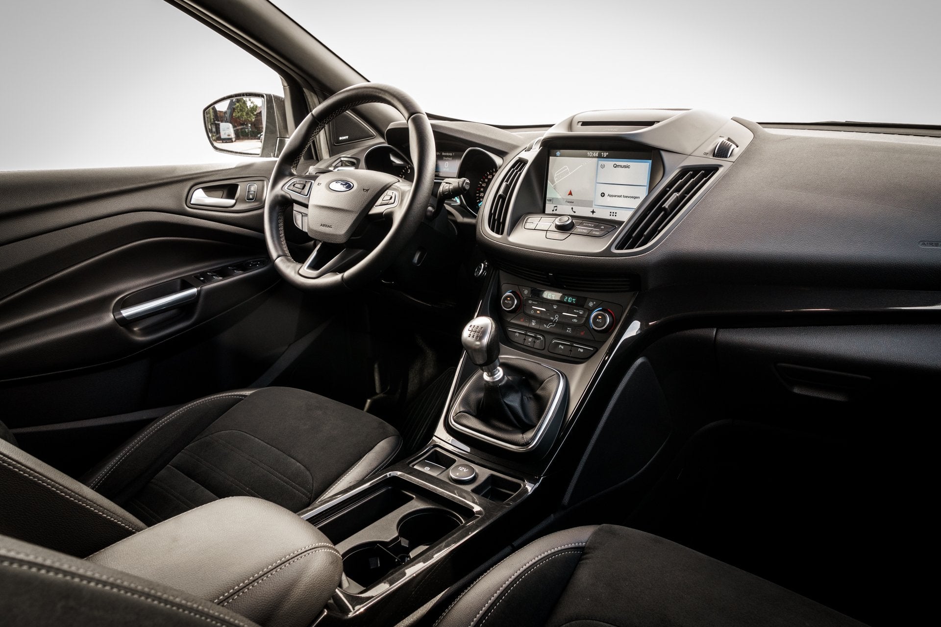 Ford Kuga 1.5 EcoBoost ST Line | Trekhaak | Sony Audio | Win, Auto's, 4 cilinders, Automatische klimaatregeling, Bedrijf, Handgeschakeld