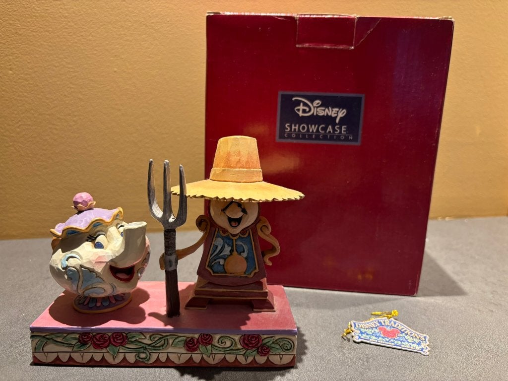 Disney Traditions beeld - Belle en het Beest, Verzamelen, Disney, Ophalen of Verzenden, Assepoester of Belle, Zo goed als nieuw