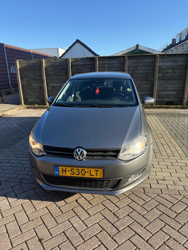 Volkswagen Polo 1.2 TSI DSG Highline Cruise Airco Stoelverwa, Auto's, Volkswagen, Euro 5, Stof, 40 €/maand, Zwart