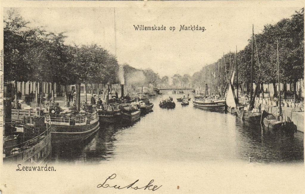 Leeuwarden. - Willemskade op Marktdag. - B-keus - beschreven, Verzamelen, Ophalen of Verzenden, Voor 1920, Ongelopen, Friesland