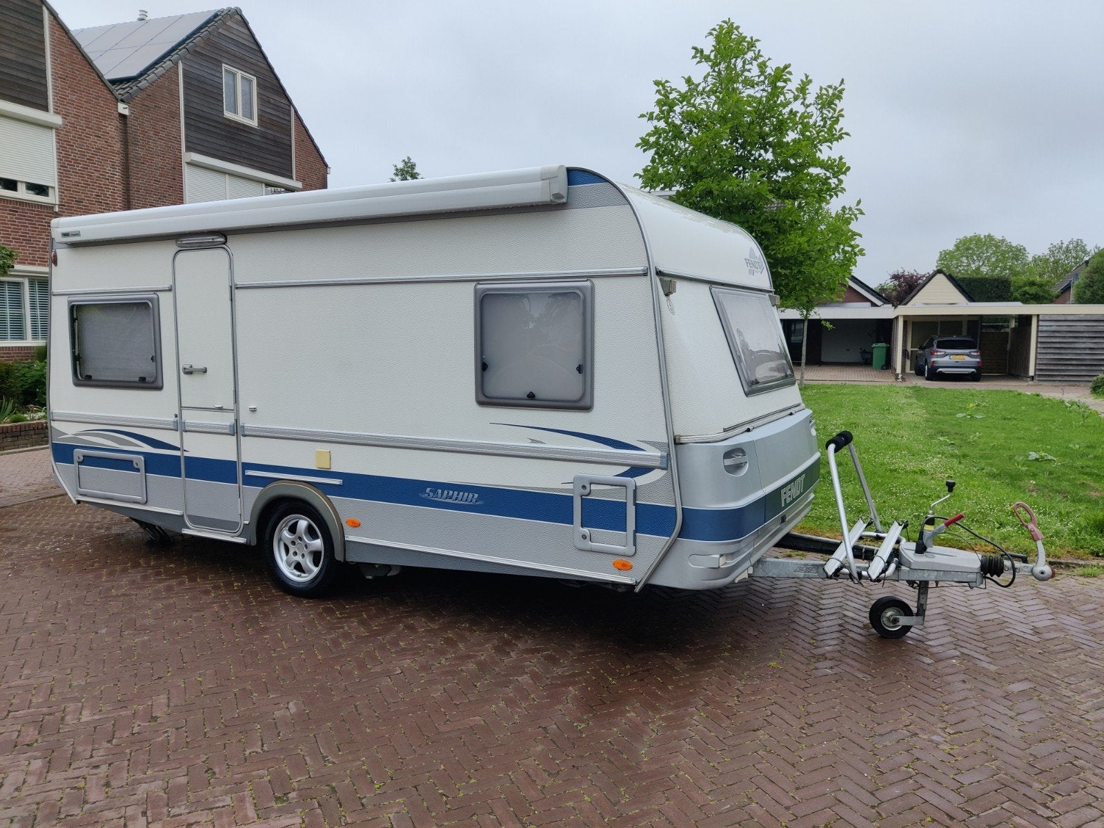 Fendt Saphir 470 TFB uit 2004, Caravans en Kamperen, Rondzit, Particulier, Tot en met 4, 1000 - 1250 kg