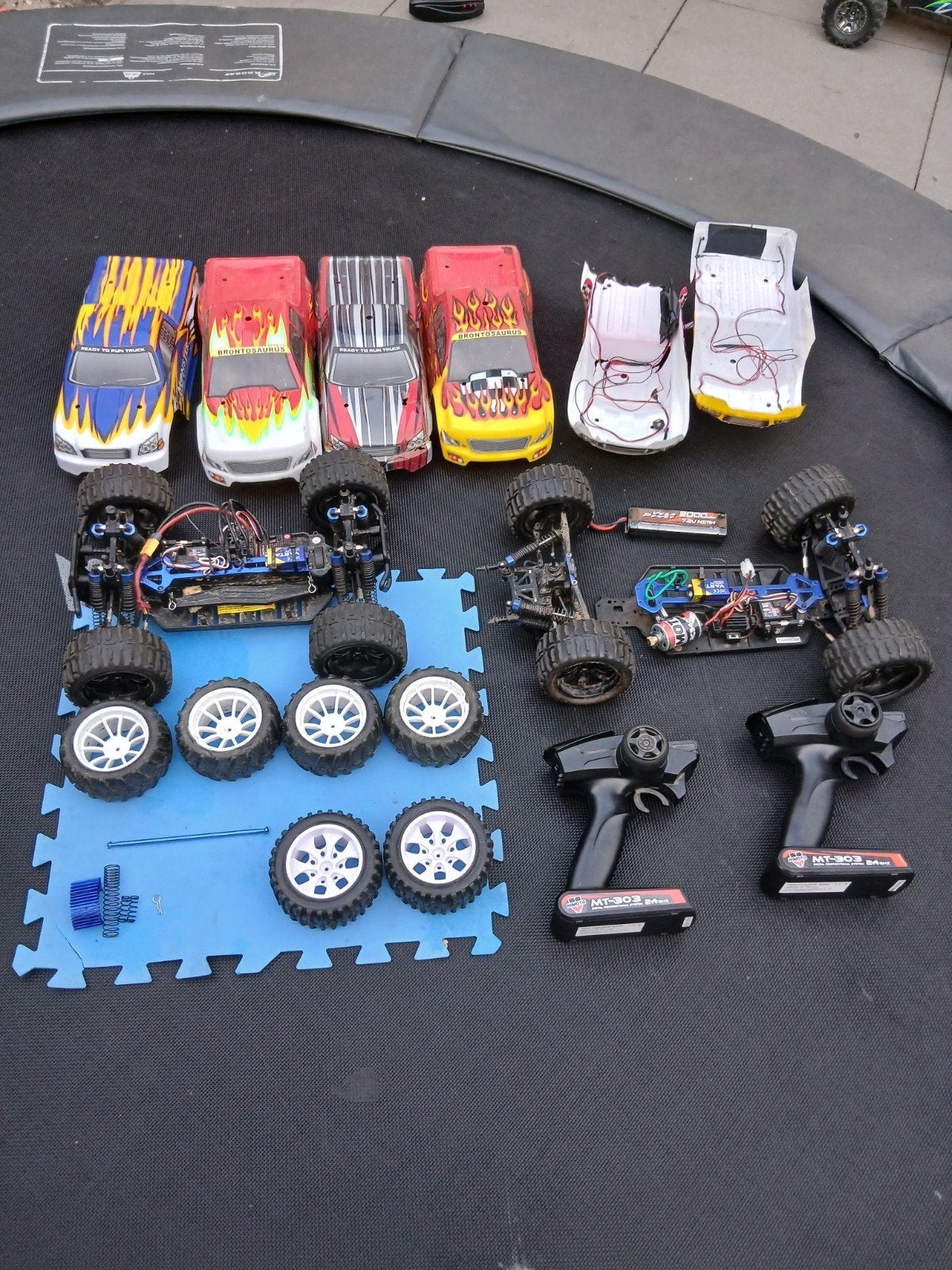 2 monstercars autos, ZONDER MOTOR+REGELAAR, MOET WEG ZSM!!!, Elektro, Gebruikt, Ophalen of Verzenden, Schaal 1:10