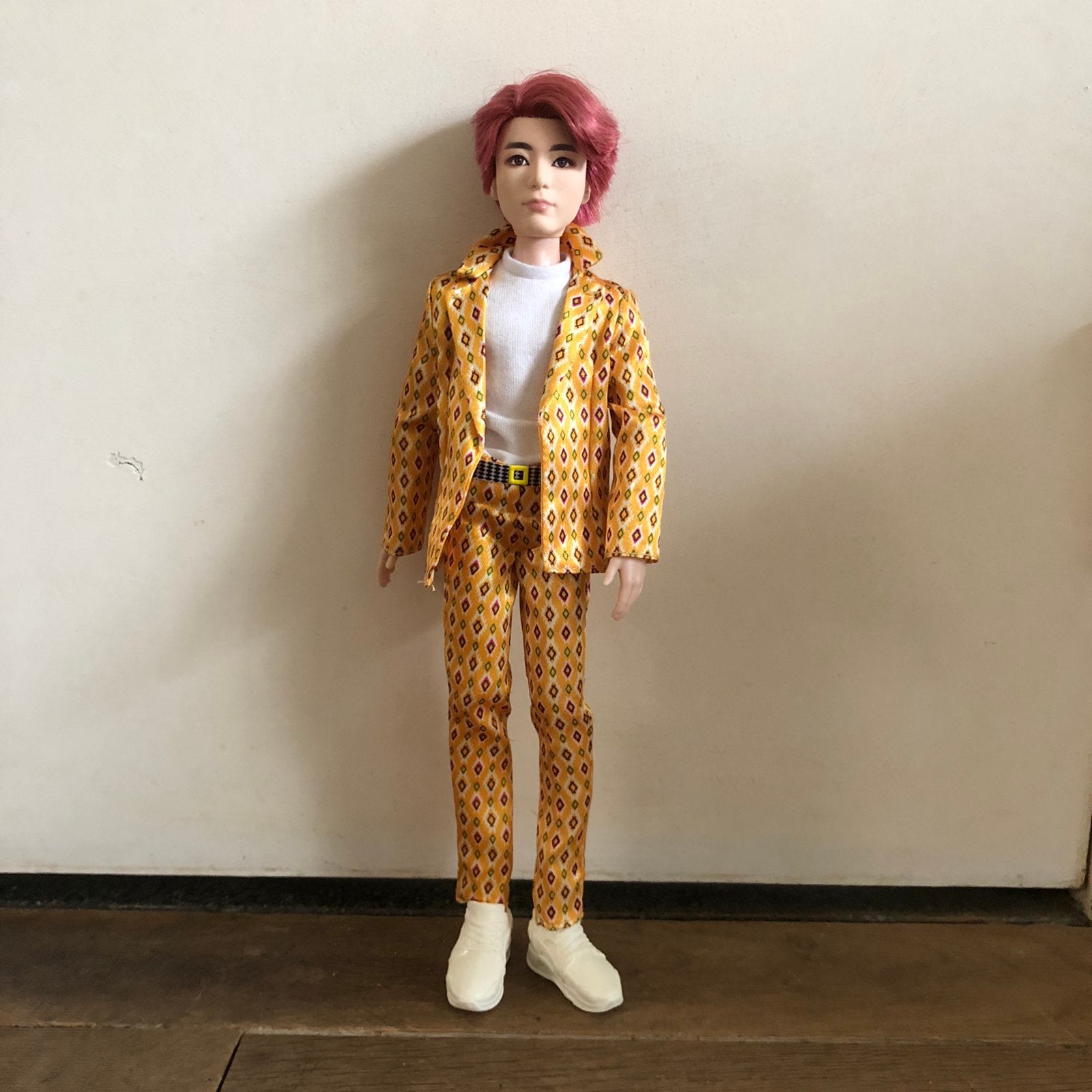 BTS Idol Jungkook pop Mattel, Verzamelen, Poppen, Ophalen of Verzenden, Zo goed als nieuw, Pop