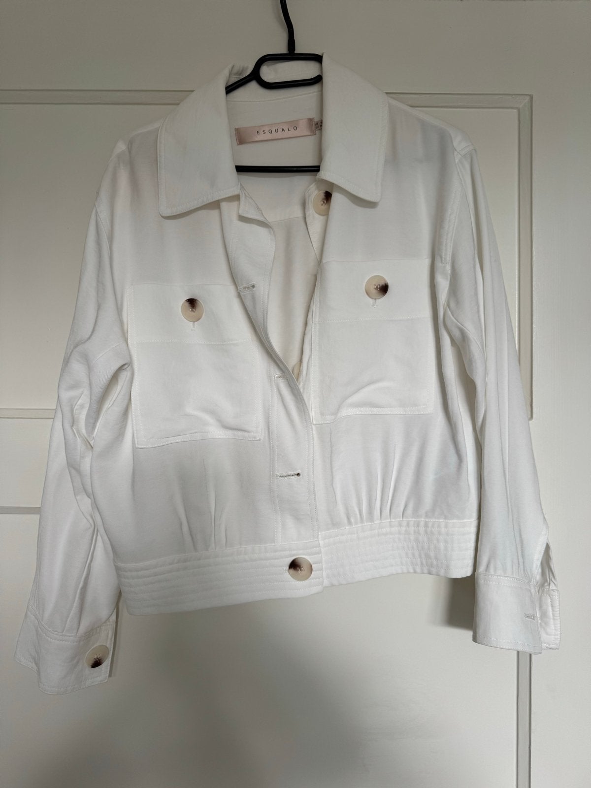 Esqualo Witte Spijkerjasje Maat 36 (S), Kleding | Dames, Ophalen of Verzenden, Zo goed als nieuw, Maat 36 (S), Wit