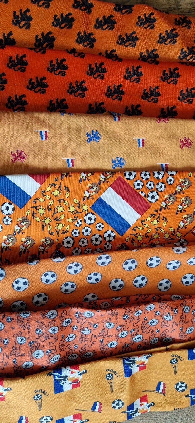 Oranje voetbal stropdassen - Nederlands elftal, Onbekend, Oranje, Ophalen of Verzenden, Met patroon