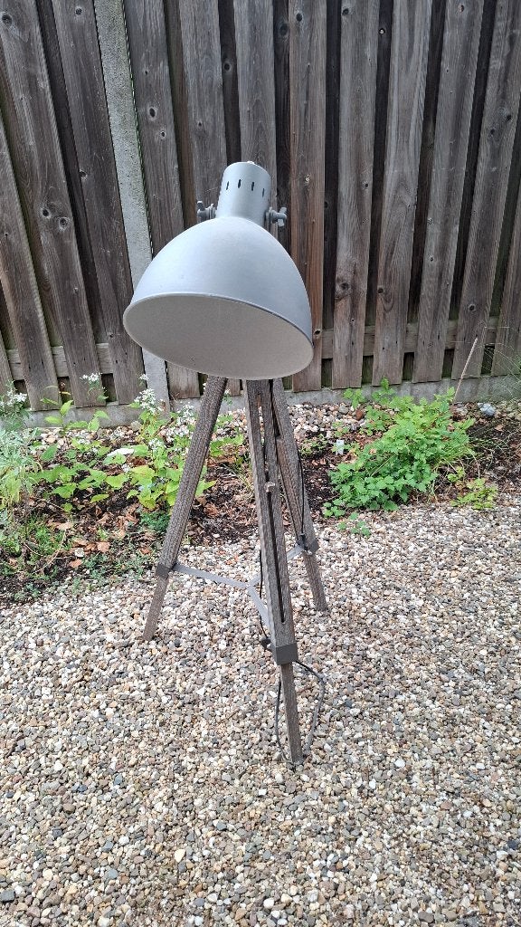 Lamp op driepoot, Huis en Inrichting, Lampen | Vloerlampen, Ophalen, Zo goed als nieuw, E27 (groot), 100 tot 150 cm