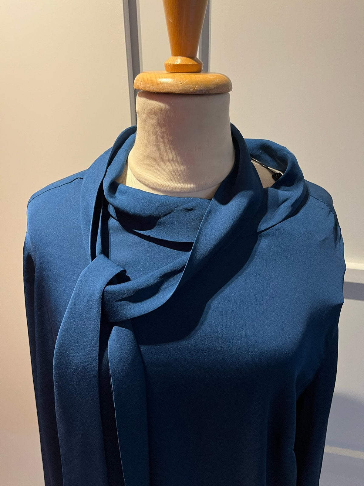 Claudia Strater petrol zijden blouse met strik -  44, Kleding | Dames, Blouses en Tunieken, Verzenden, Nieuw, Maat 42/44 (L), Blauw