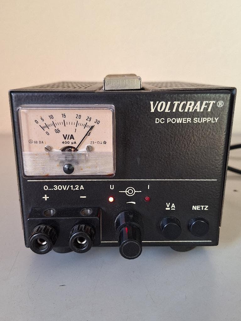 Voltcraft 0-30v 1.2 Amp regelbare voeding igst, Ophalen of Verzenden, Gebruikt