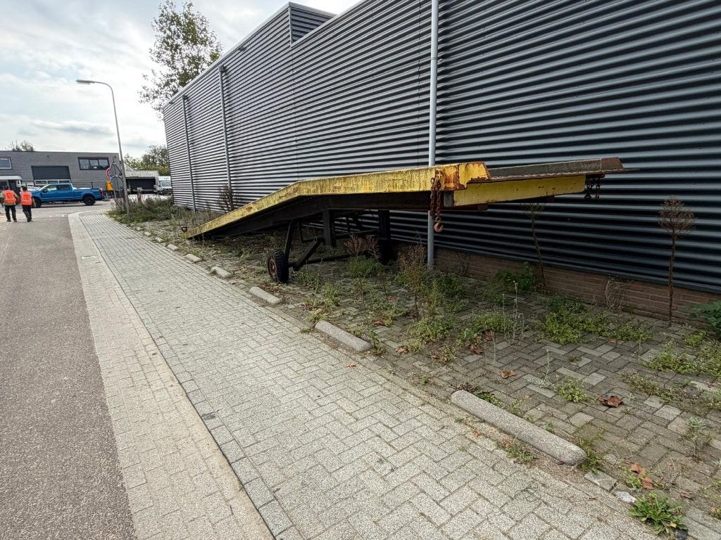 Mobiele laadbrug 9ton, Zakelijke goederen, Meer dan 4000 kg, Ophalen, Handmatig, Voorzetapparatuur