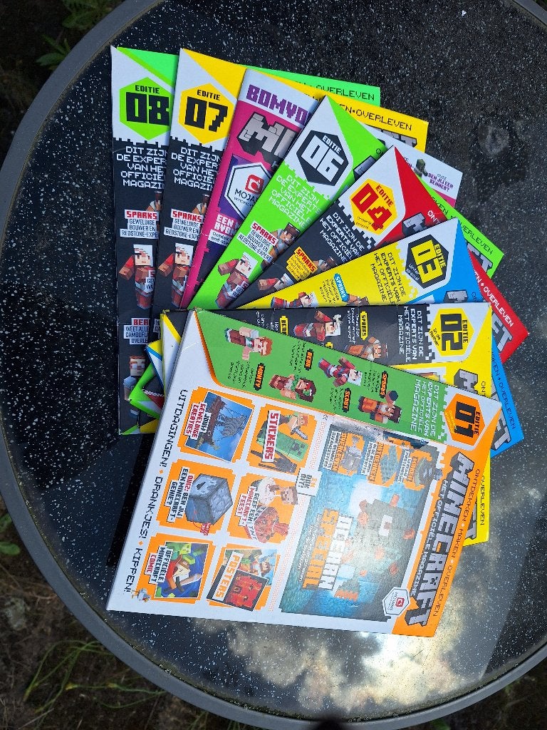 Aangeboden : Minecraft - het officiele magazine, Ophalen of Verzenden, Gelezen, Overige typen