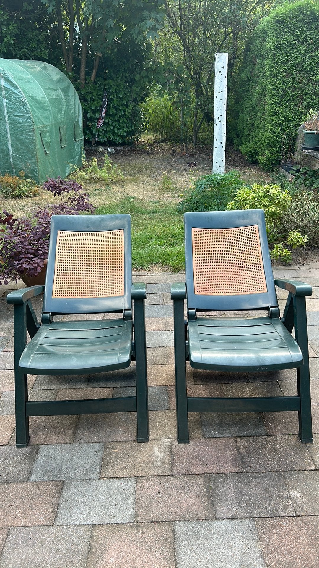 2x Groene 2 standen tuinstoelen met rotan look rugleuning, Ophalen, Gebruikt, Kunststof