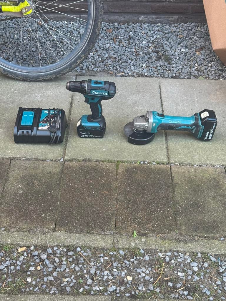 Makita combiset slijptol-accutol-2x5ah-oplader, Doe-het-zelf en Verbouw, Gereedschap | Boormachines, Ophalen of Verzenden, Zo goed als nieuw