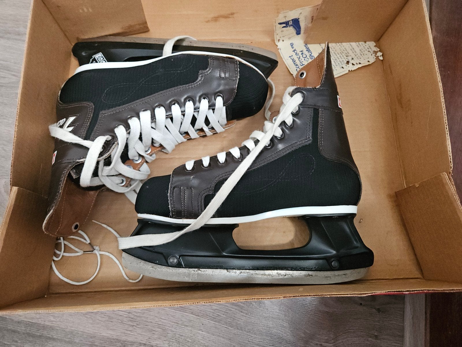 CCM Tacks ijshockeatsen - Zo goed als nieuw maat 45, Sport en Fitness, Schaatsen, Ophalen of Verzenden