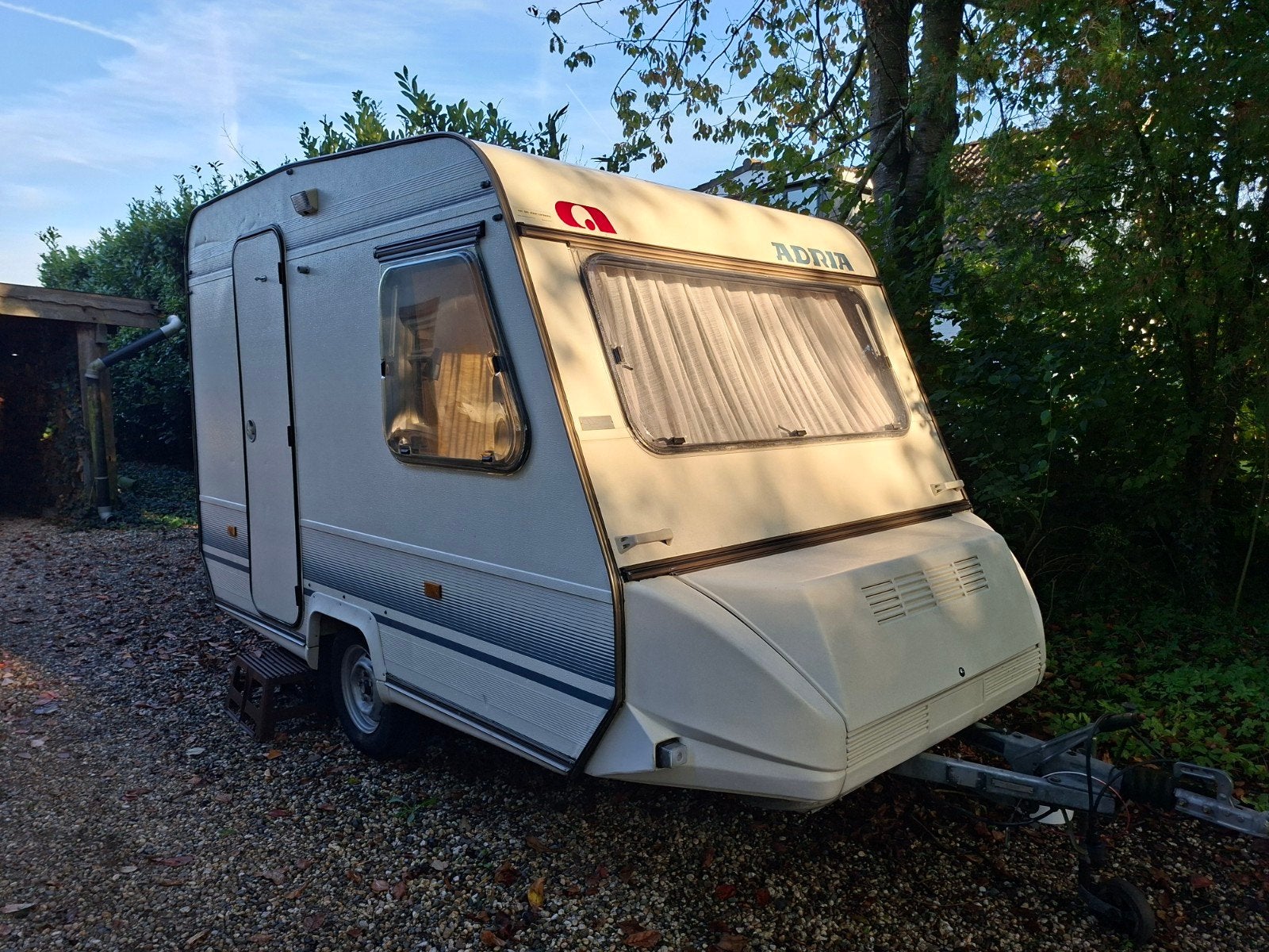 Adria caravan met voortent, Treinzit, Particulier, Adria, 500 - 750 kg