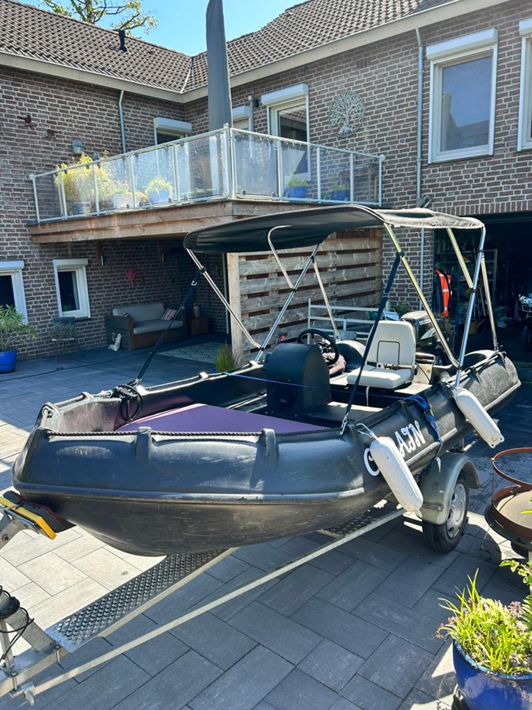Whaly 310 zwart/ Stuurconsole/ 15 PK, Ophalen, Zo goed als nieuw, Buitenboordmotor, Elektrische start