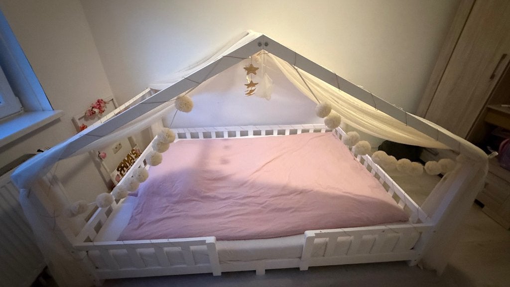 Huisjesbed 140x200, met lattenbodem, excl. matras, Ophalen, Lattenbodem, 180 cm of meer, 100 cm of meer