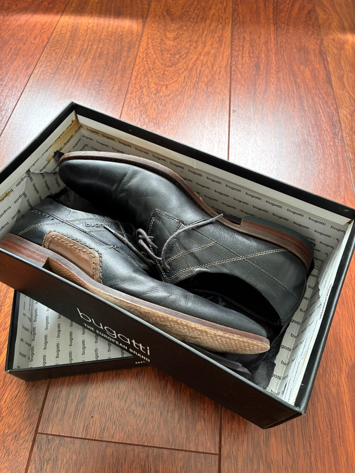 Leren Bugatti schoenen mt 43, Ophalen of Verzenden, Gedragen