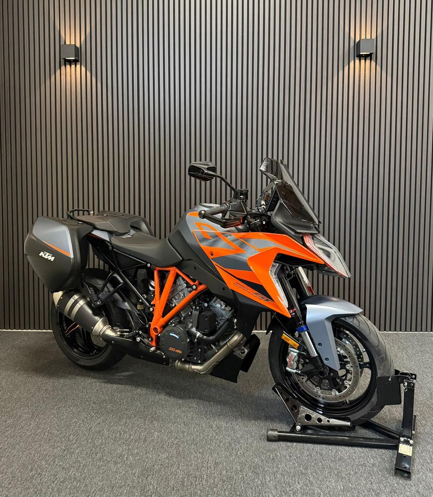 KTM 1290 SUPER DUKE GT - QS - HANDVATVERWARMING - NIEUWSTAAT, 2 cilinders, Ktm, Handvatverwarming, Nieuw