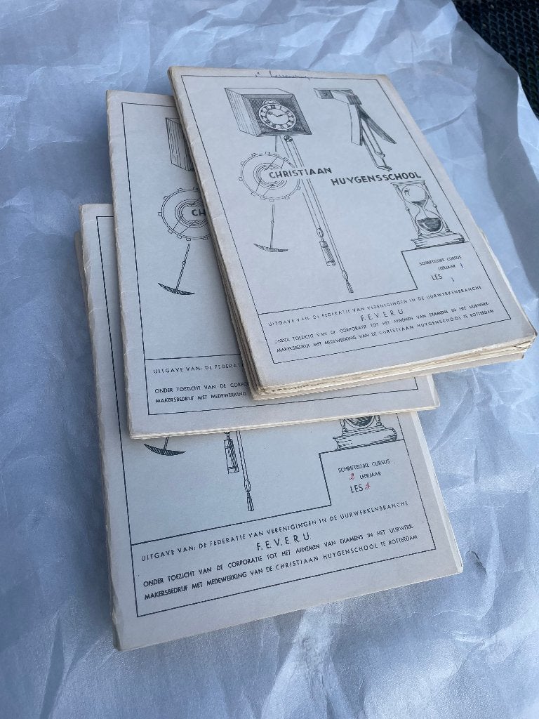 Zeldzame vintage cursus uurwerkmaker – jaren 70 – 18 delen, Boeken, Ophalen, Alpha, Gelezen