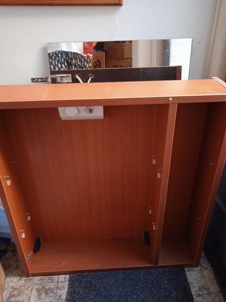 Badkamerspiegel met kastje en verlichting, Huis en Inrichting, Badkamer | Badkamermeubels, Ophalen, Overige typen, 50 tot 100 cm