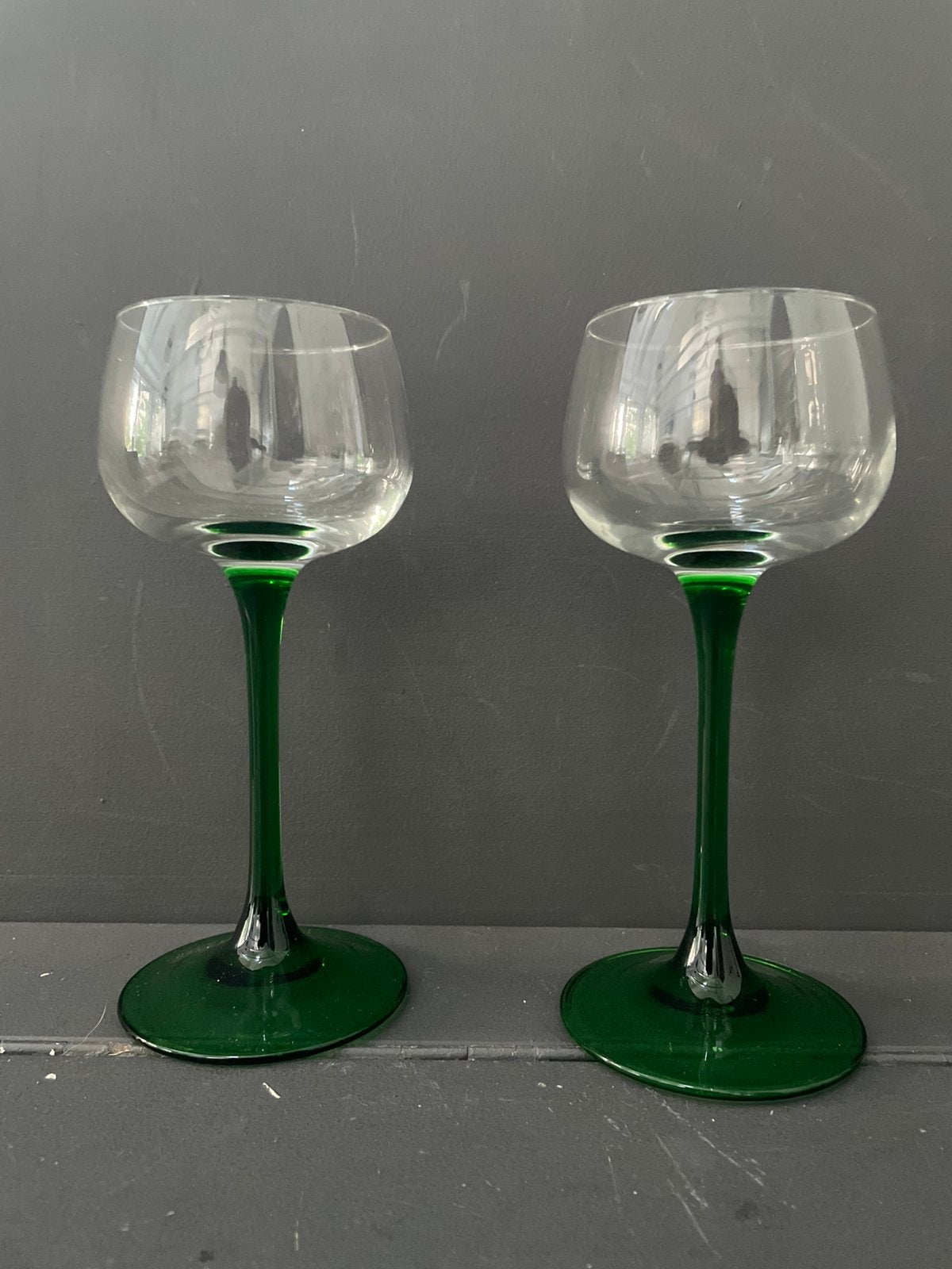 6 Wijnglazen met groene poot, Glas of Glazen, Ophalen of Verzenden, Overige stijlen, Glas