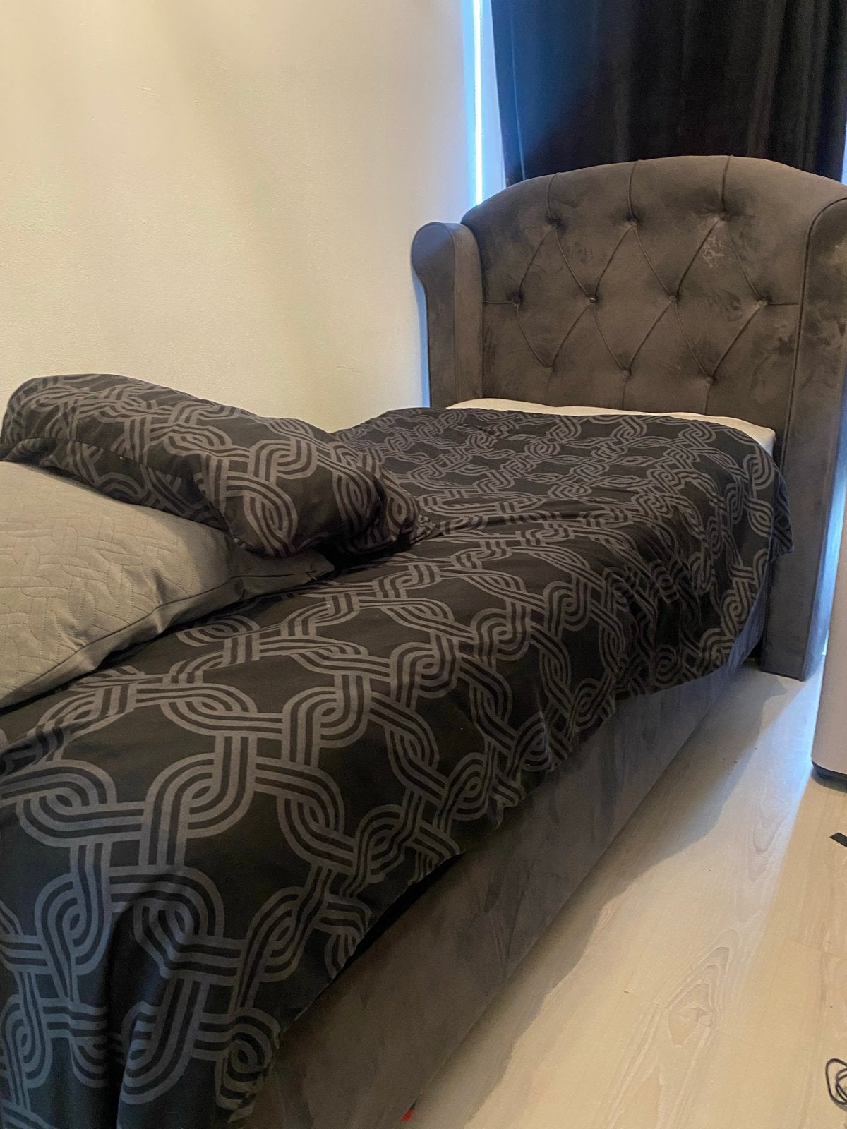 Boxspring met opbergruimte en grijs matras, zo goed als nieu, 90 cm, Tweepersoons, Ophalen of Verzenden, Zo goed als nieuw