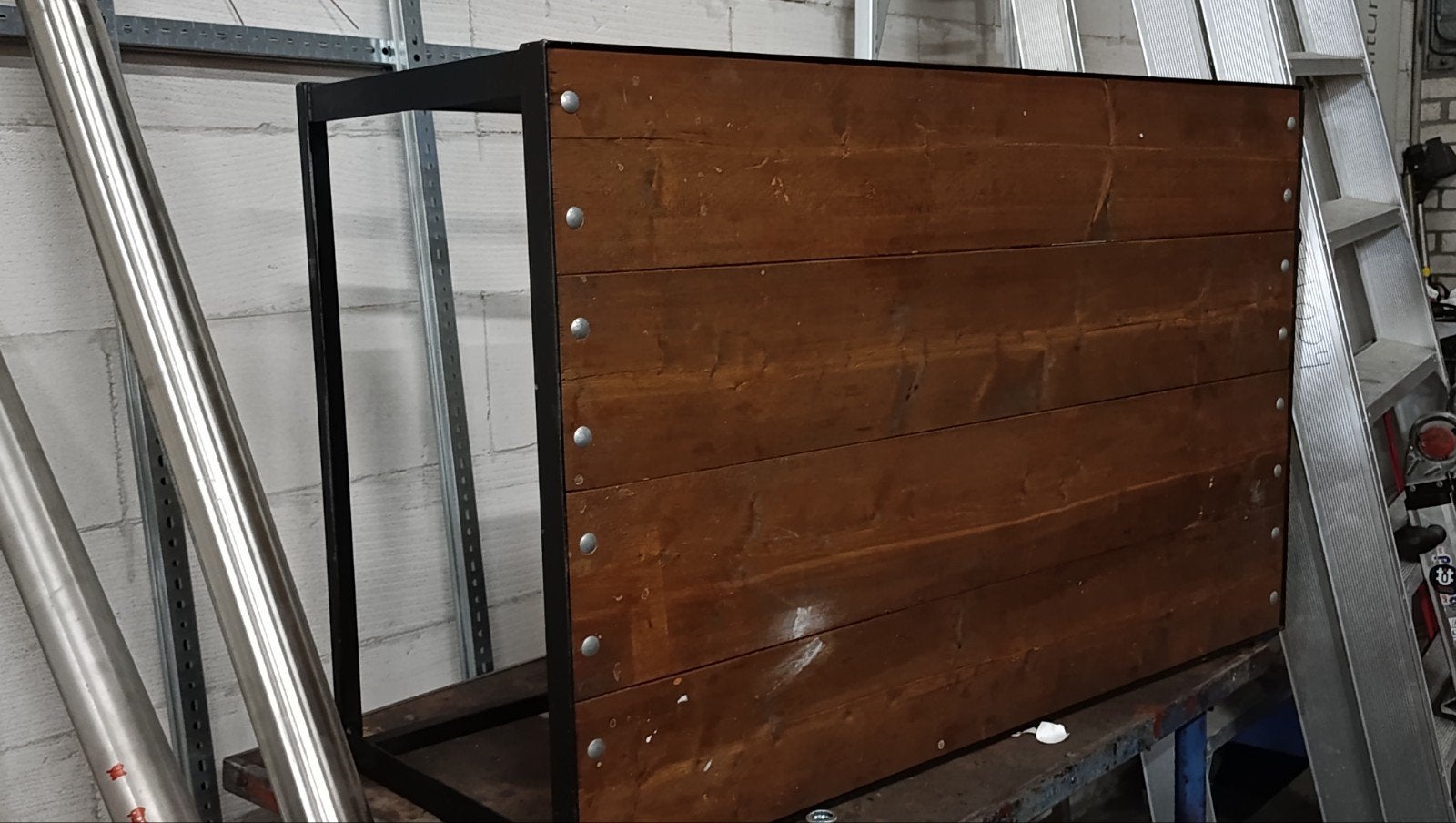Steigerhout met stalen frame, Huis en Inrichting, Tafels | Salontafels, Gebruikt, 50 tot 100 cm, 50 tot 100 cm, Rechthoekig, Ophalen