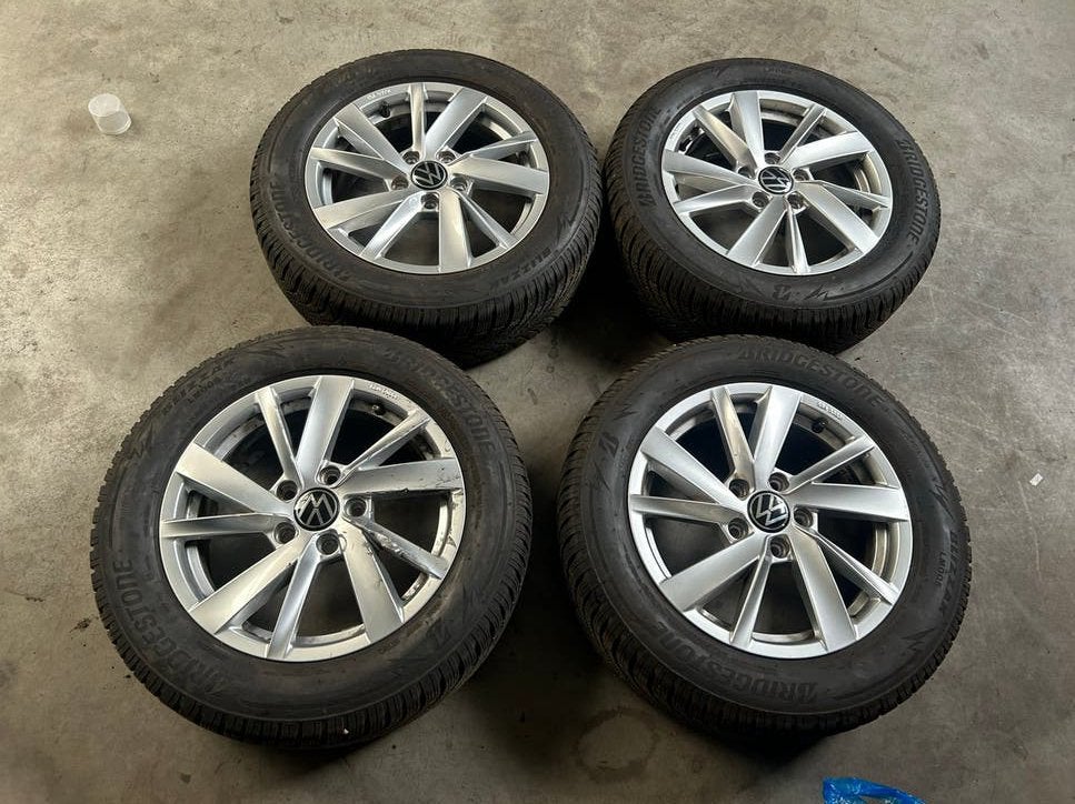 Velgen met nieuwe banden/winter/polo/t cross/taigo/audi/seat, Auto-onderdelen, Banden en Velgen, Ophalen, 215 mm, 16 inch, Banden en Velgen