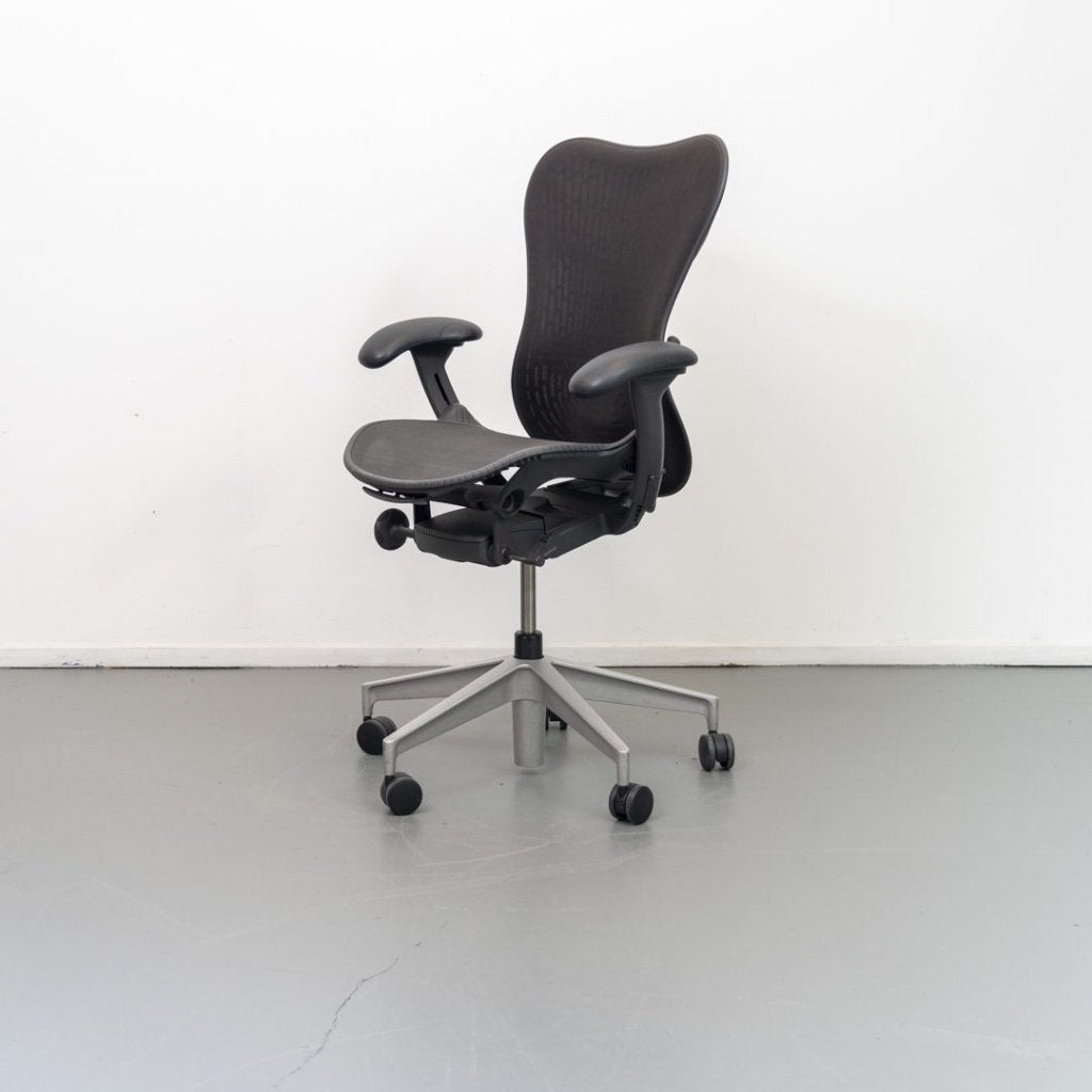 Herman Miller Mirra 2 Graphite Butterfly Mesh - Aluminium, Niet ingevuld, Zo goed als nieuw, Niet ingevuld, Niet ingevuld